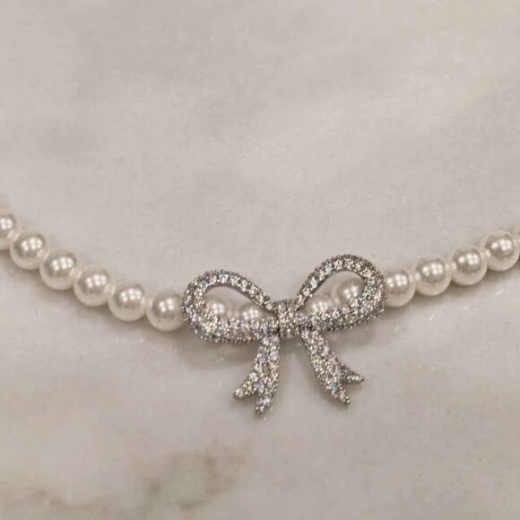 Faux Pearl Bow Choker Necklace - Picture 3 of 4